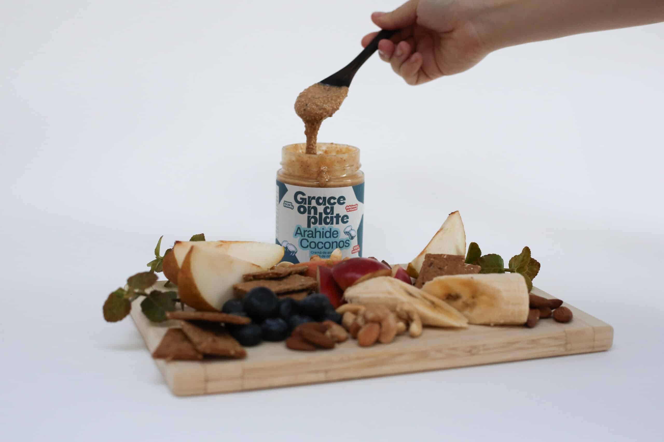 Crema-de-arahide-cu-fulgi-de-cocos-arahide-coconos-4